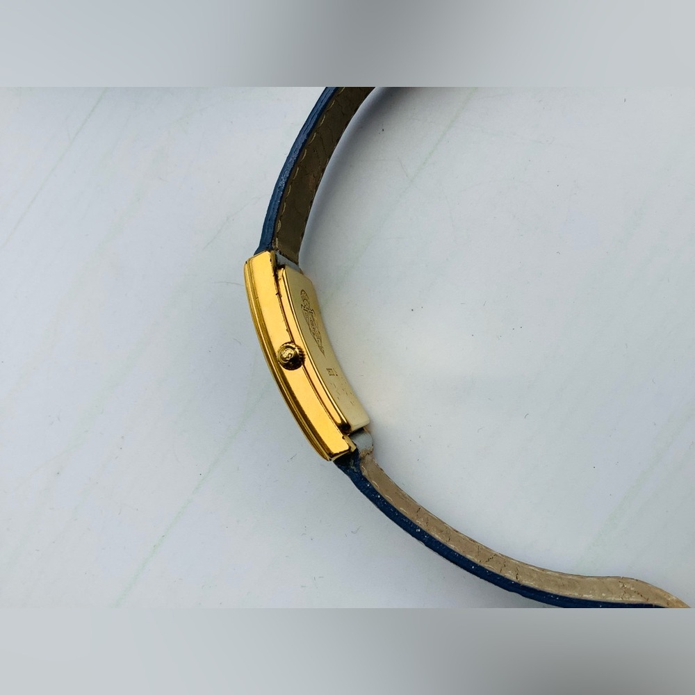 Gucci Gold-Tone Rectangular Watch with distinctive dial 💙🤍 - Picture 6 of 16